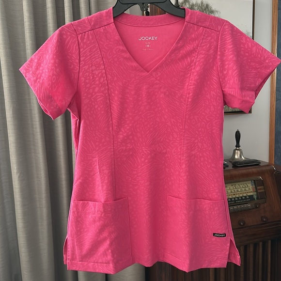 Jockey Mock Wrap Tone-on-Tone Scrub Top size XS ~ like new ~ - Picture 2 of 4